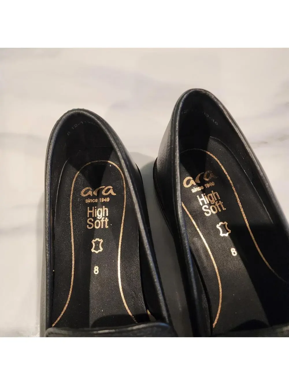 Ara Black Leather Loafers Women's Size 8 Chain Accent Comfort Shoes NWOB